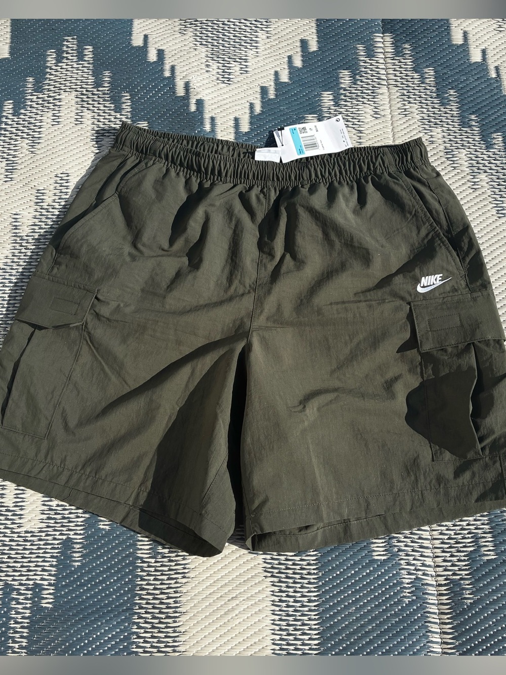 Nike  Dark Green Men’s Drawstring Elastic Waist Cargo Shorts - Picture 2 of 10